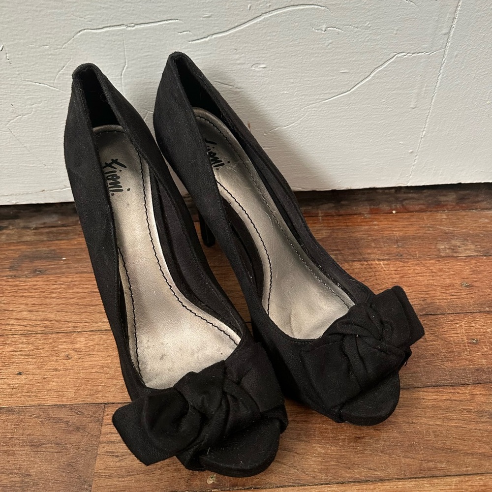 Xhilaration Black Peep Toe Heels